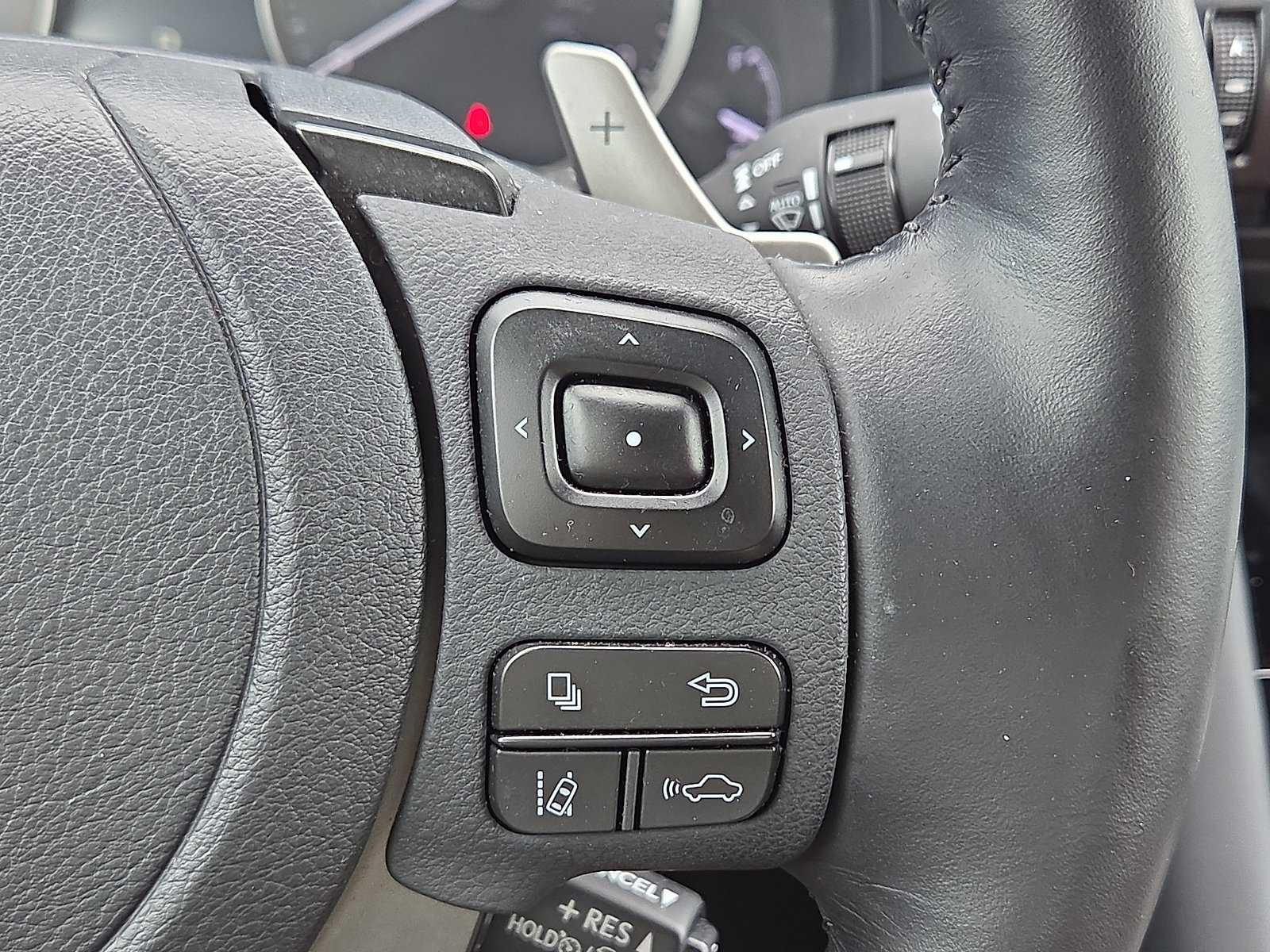 Used 2024 Lexus IS 300 w/ Comfort Package RWD image 22