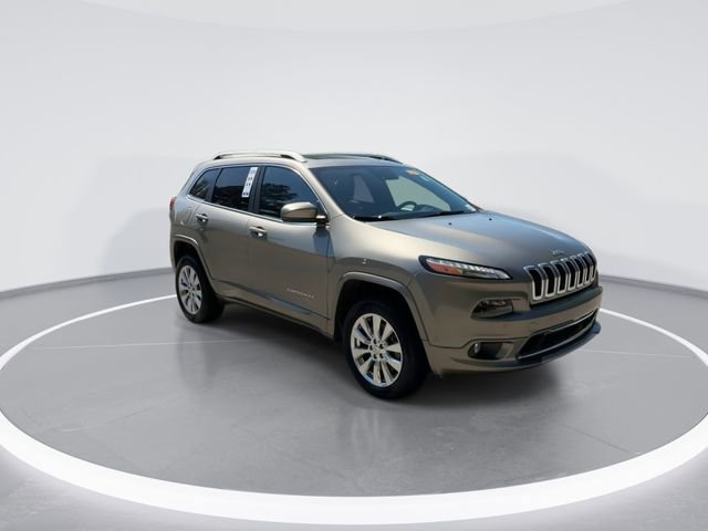 Used 2017 Jeep Cherokee Overland w/ Technology Group AWD/4WD image 2