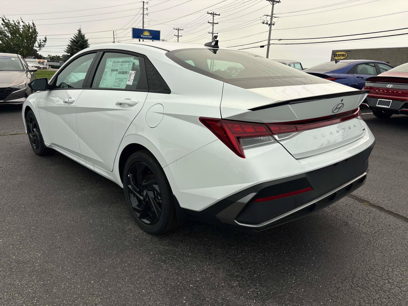 Certified 2026 Hyundai Elantra SEL FWD image 3