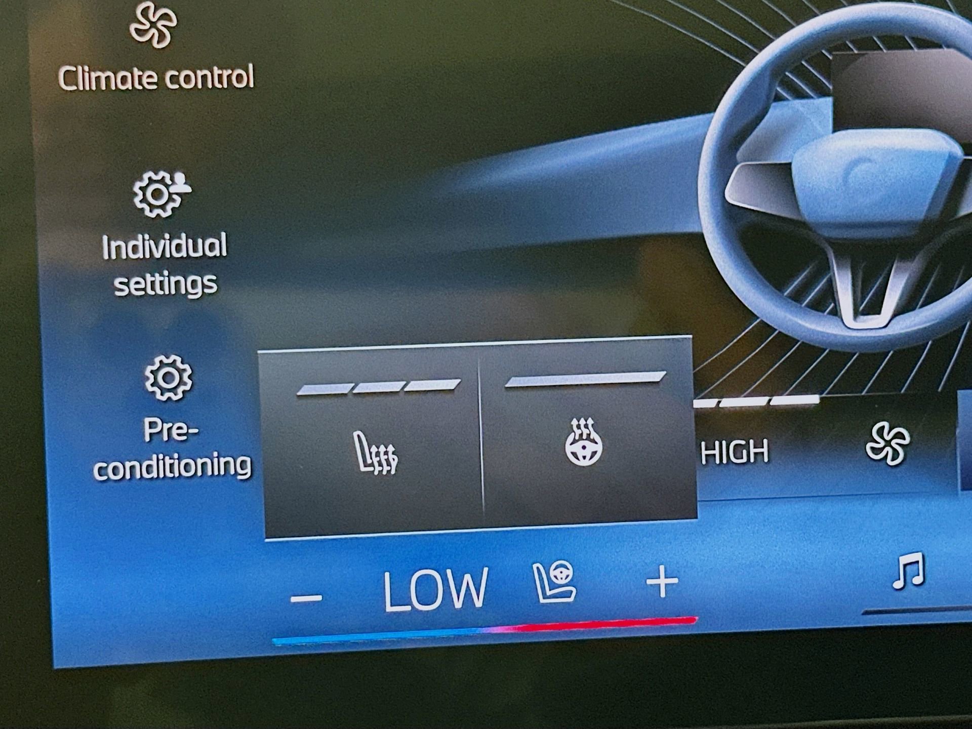 Used 2024 BMW X7 xDrive40i w/ M Sport Package image 21