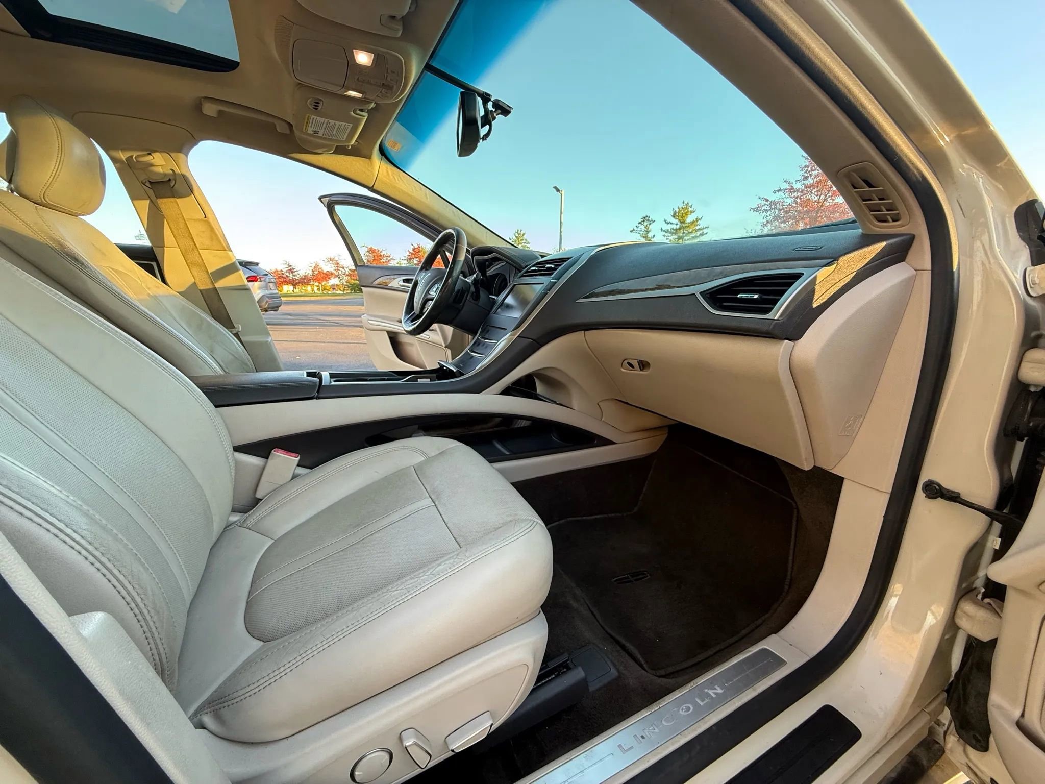 Used 2016 Lincoln MKZ w/ Equipment Group 300A Reserve image 12