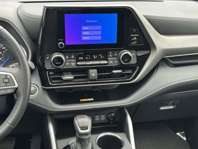 Certified 2024 Toyota Highlander XLE AWD/4WD image 16