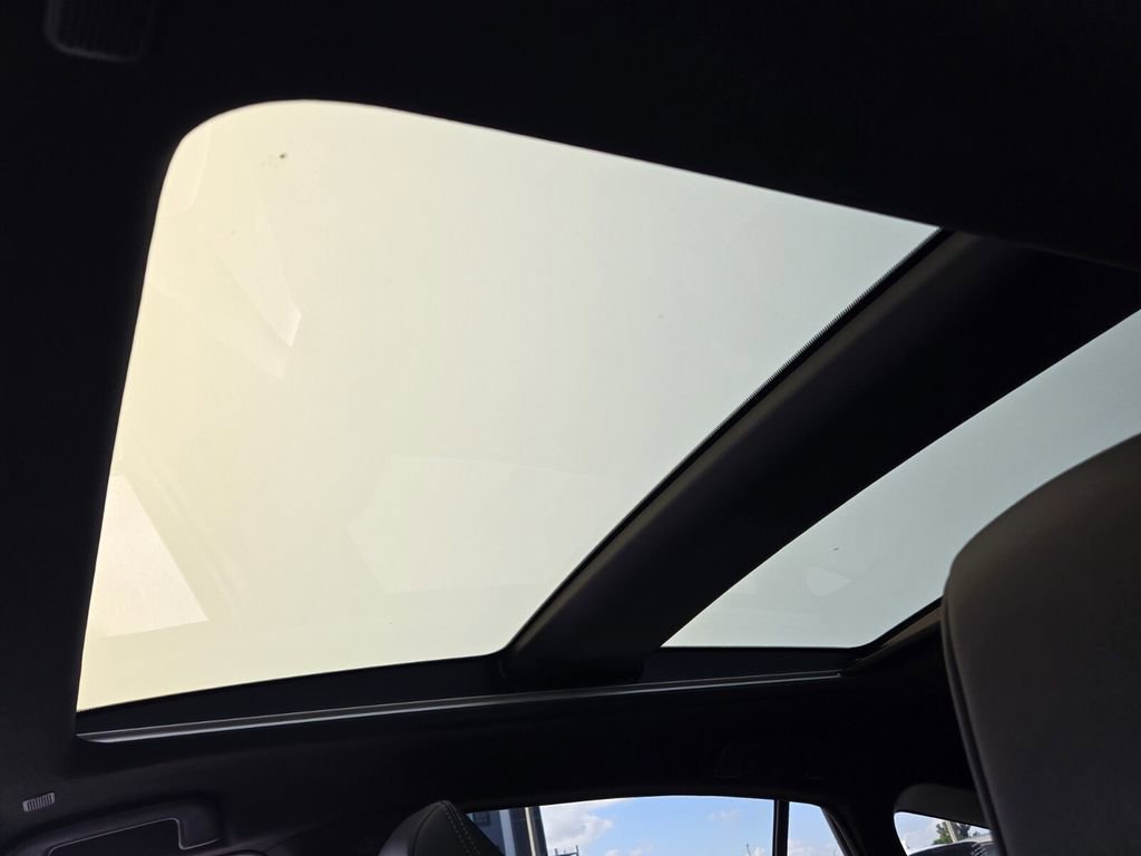 Used 2024 Toyota Venza Nightshade AWD/4WD image 18