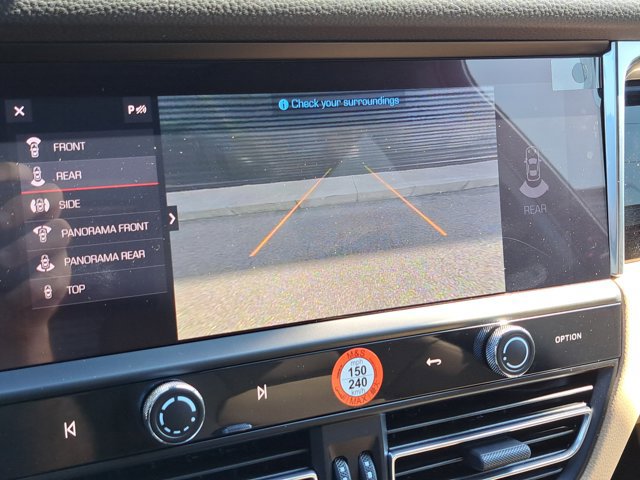 Certified 2025 Porsche Macan AWD/4WD image 33