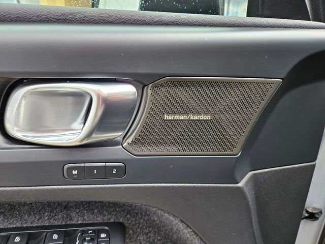 Used 2023 Volvo C40 P8 Recharge Ultimate w/ Protection Package Premier image 17