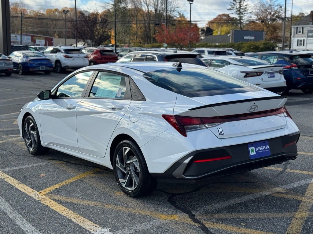 New 2025 Hyundai Elantra Sport image 3