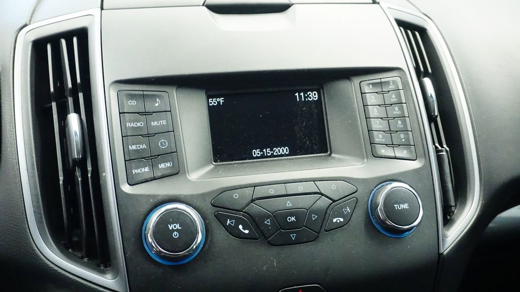 Used 2018 Ford Edge SE image 32