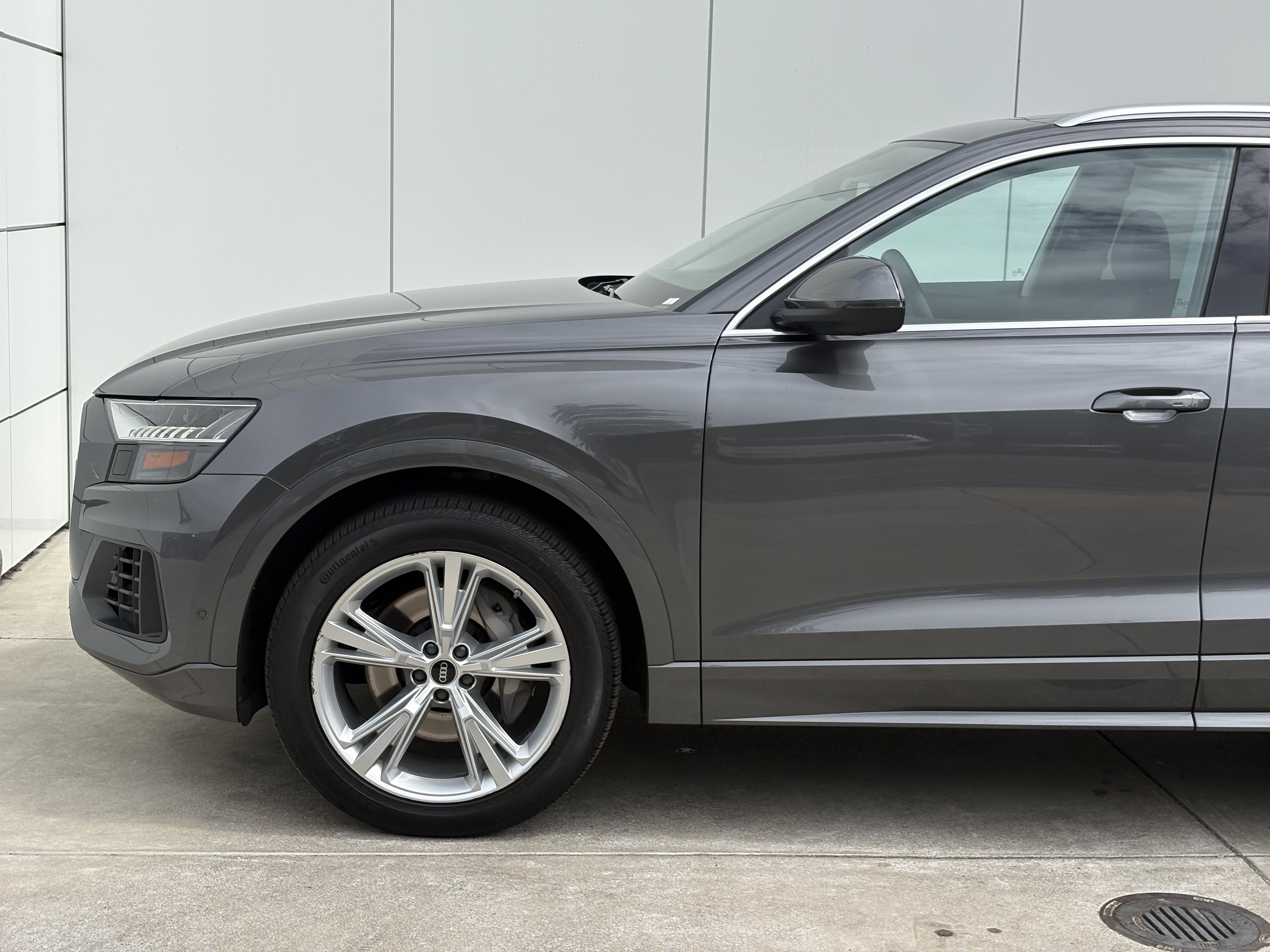 Used 2023 Audi Q8 Premium AWD/4WD image 5