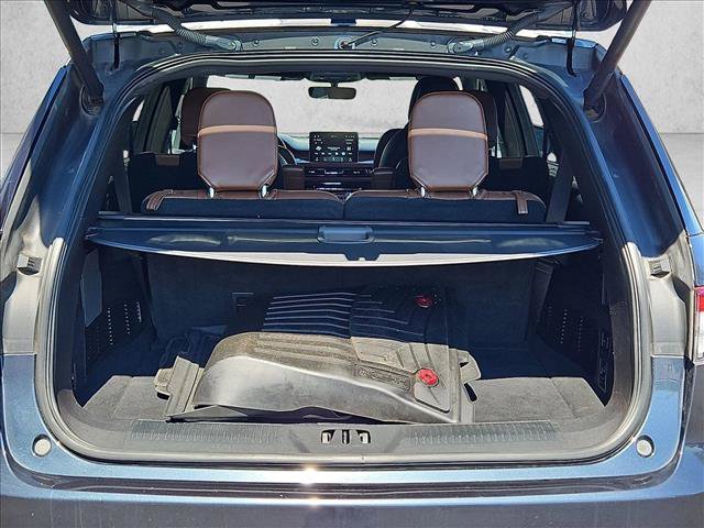 Used 2022 Lincoln Aviator Reserve w/ Equipment Group 201A AWD/4WD image 6
