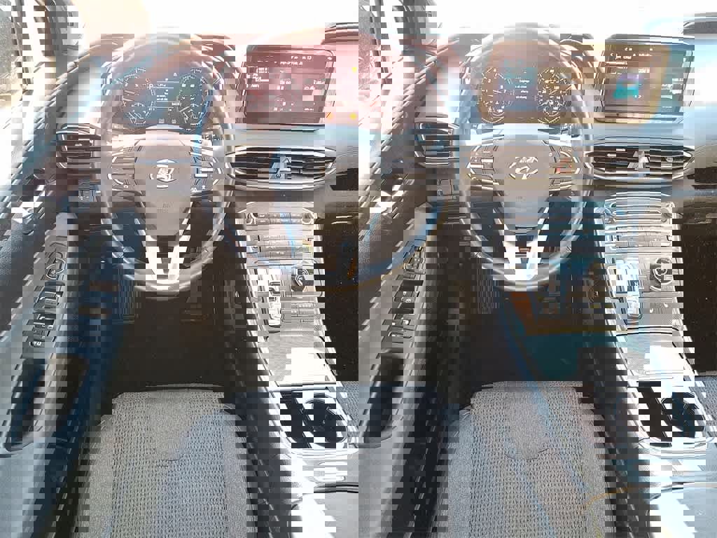 Used 2023 Hyundai Santa Fe SEL image 11