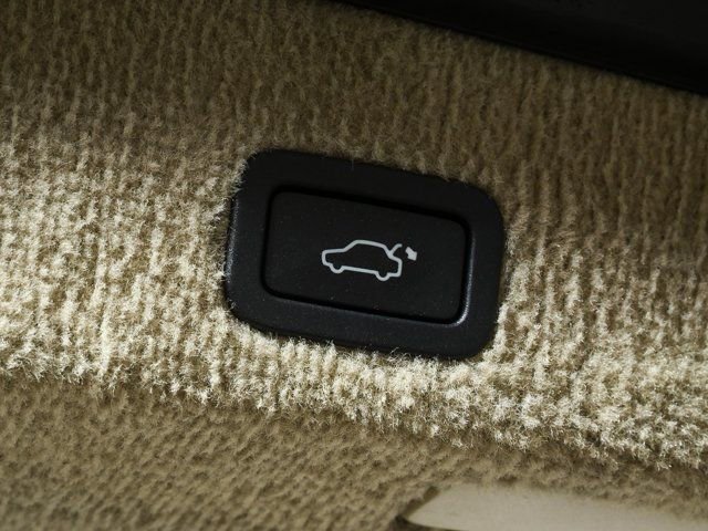 Used 2016 Volvo XC70 T5 Premier w/ Proximity Package image 25