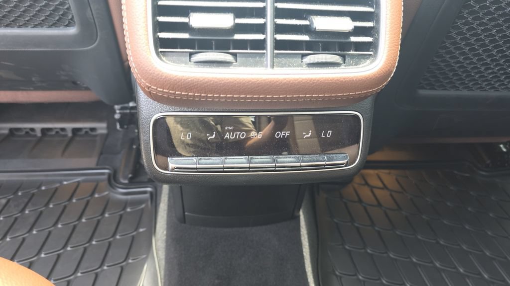 Certified 2024 Mercedes-Benz GLS 450 4MATIC image 31