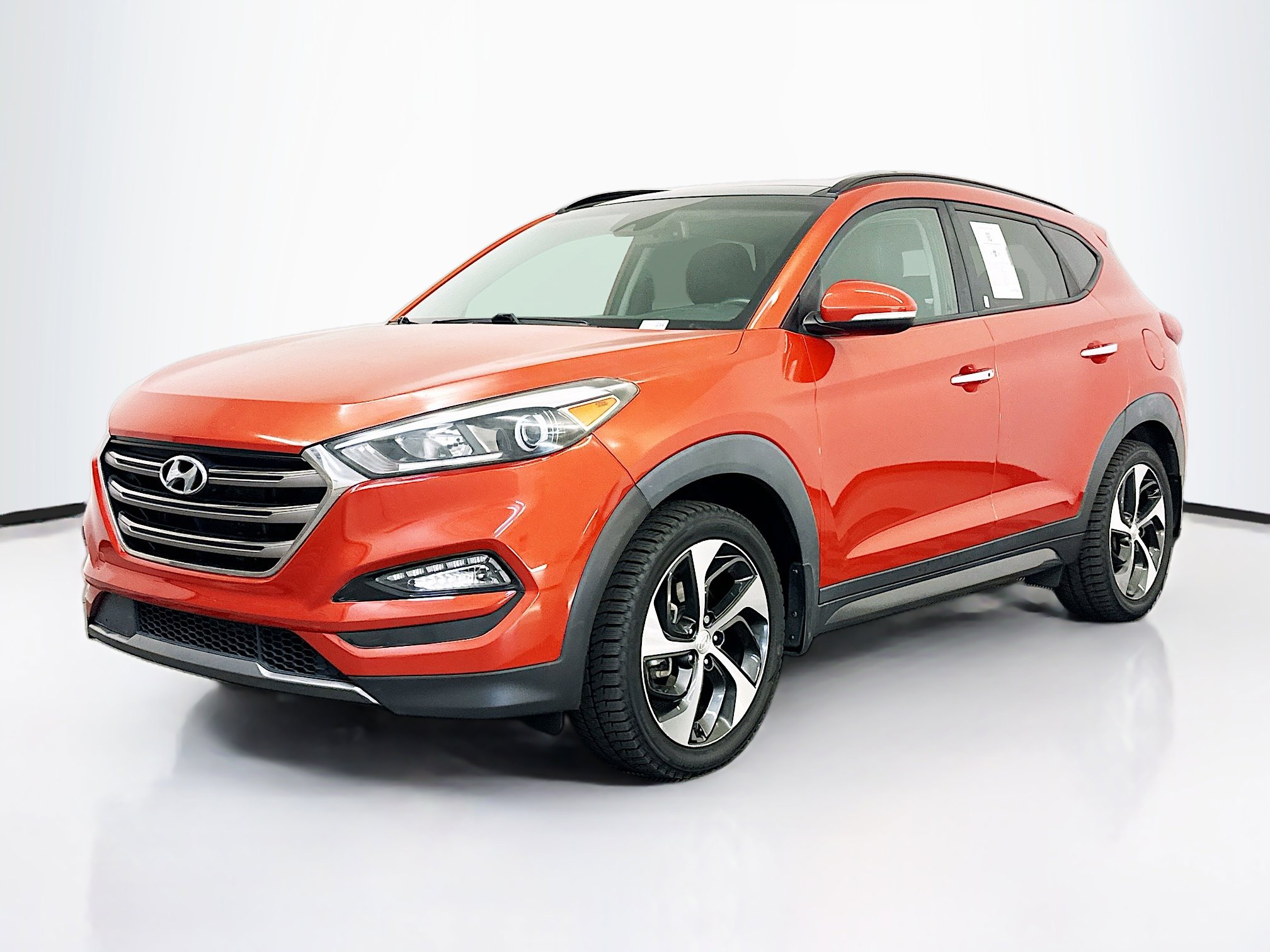 Used 2016 Hyundai Tucson Limited w/ Option Group 03 AWD/4WD image 3