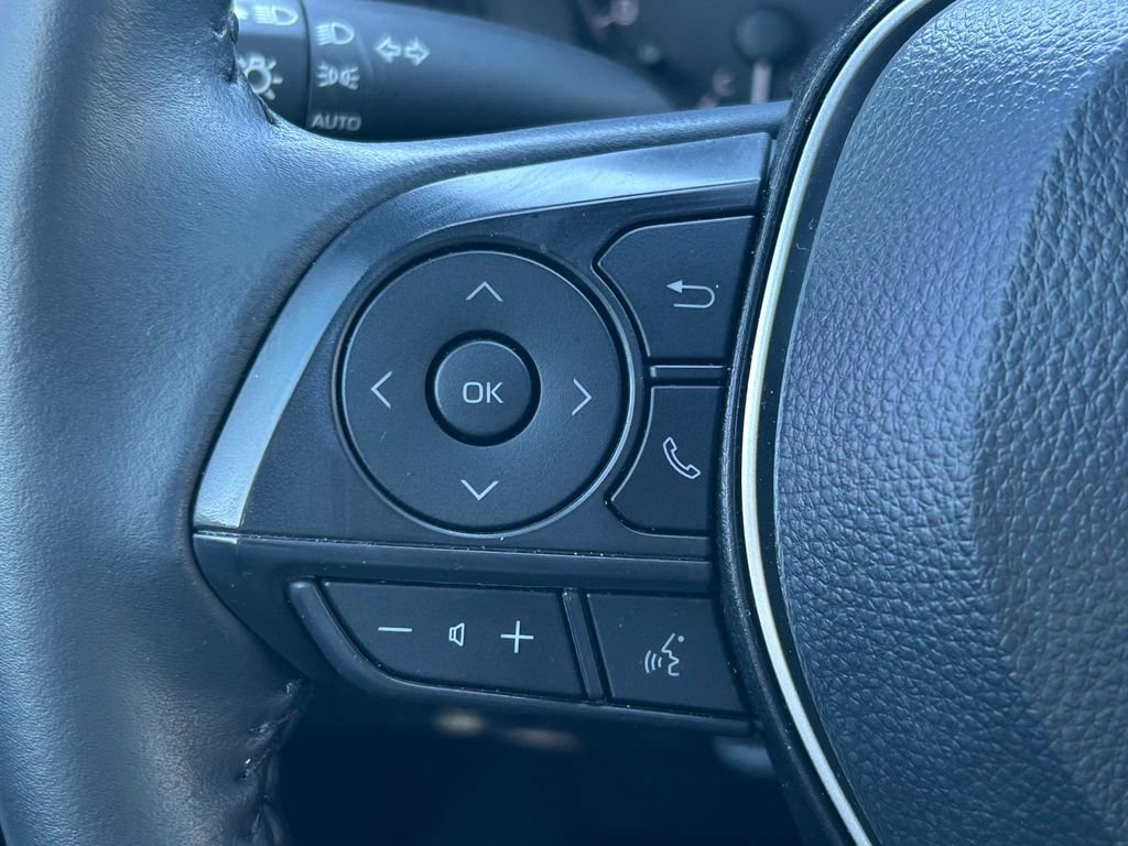 Used 2025 Toyota Corolla SE image 33