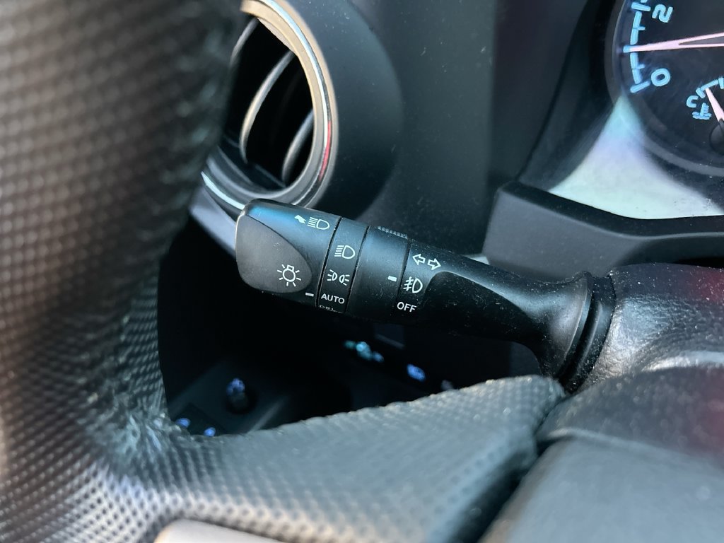 Used 2022 Toyota Tacoma TRD Sport w/ Technology Package RWD image 21
