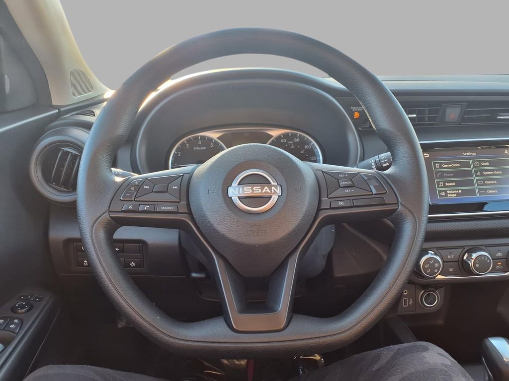 Certified 2025 Nissan Kicks Play S image 15