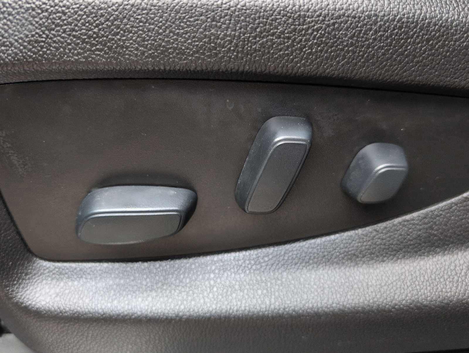 Used 2019 Chevrolet Tahoe LT image 17