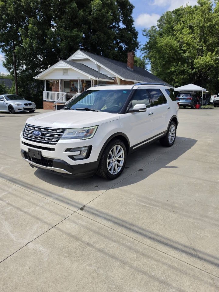 Used 2016 Ford Explorer Limited AWD/4WD image 2