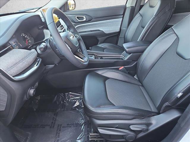 Used 2022 Jeep Compass Latitude image 21