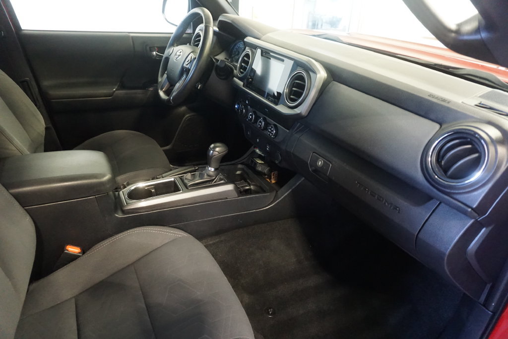 Used 2019 Toyota Tacoma TRD Sport AWD/4WD image 21