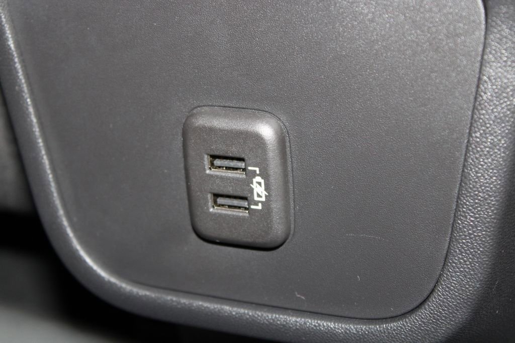 Used 2023 Chevrolet Equinox Premier FWD image 32