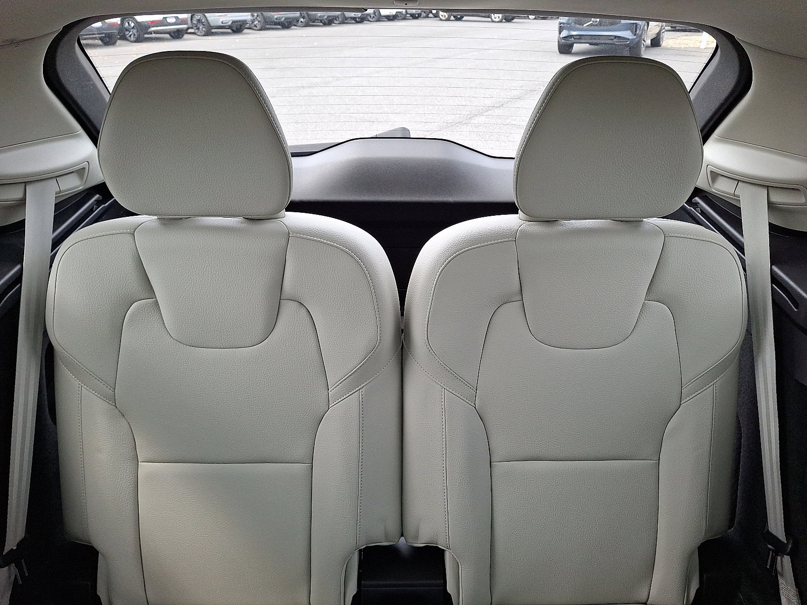 Used 2024 Volvo XC90 T8 Plus w/ Protection Package Premier image 11