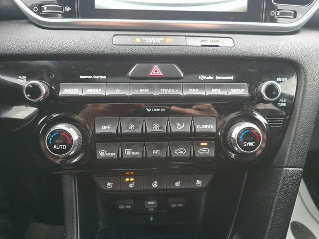 Used 2021 Kia Sportage EX w/ EX Technology Package image 18