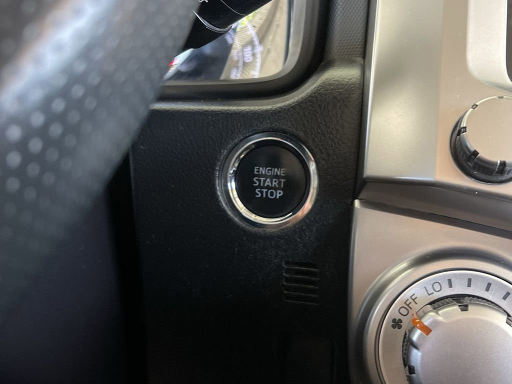 Used 2022 Toyota 4Runner SR5 Premium w/ Moonroof Package AWD/4WD image 17