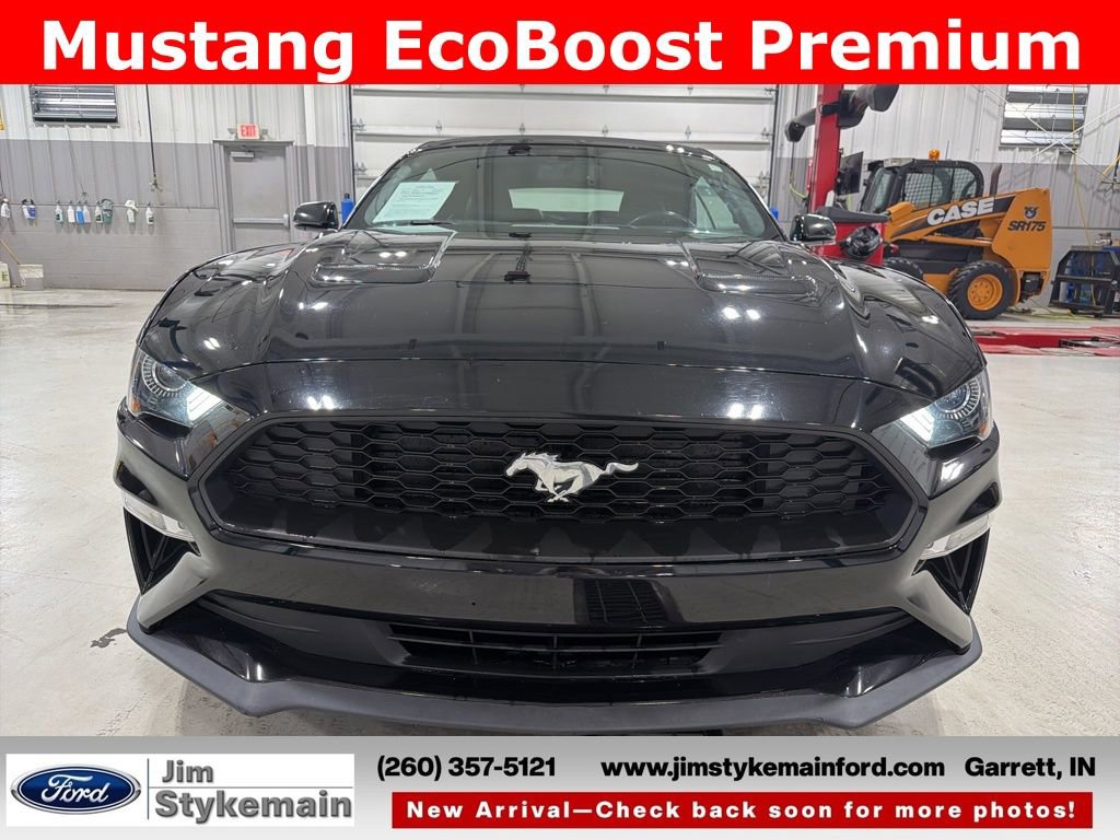 Used 2020 Ford Mustang Premium RWD image 11