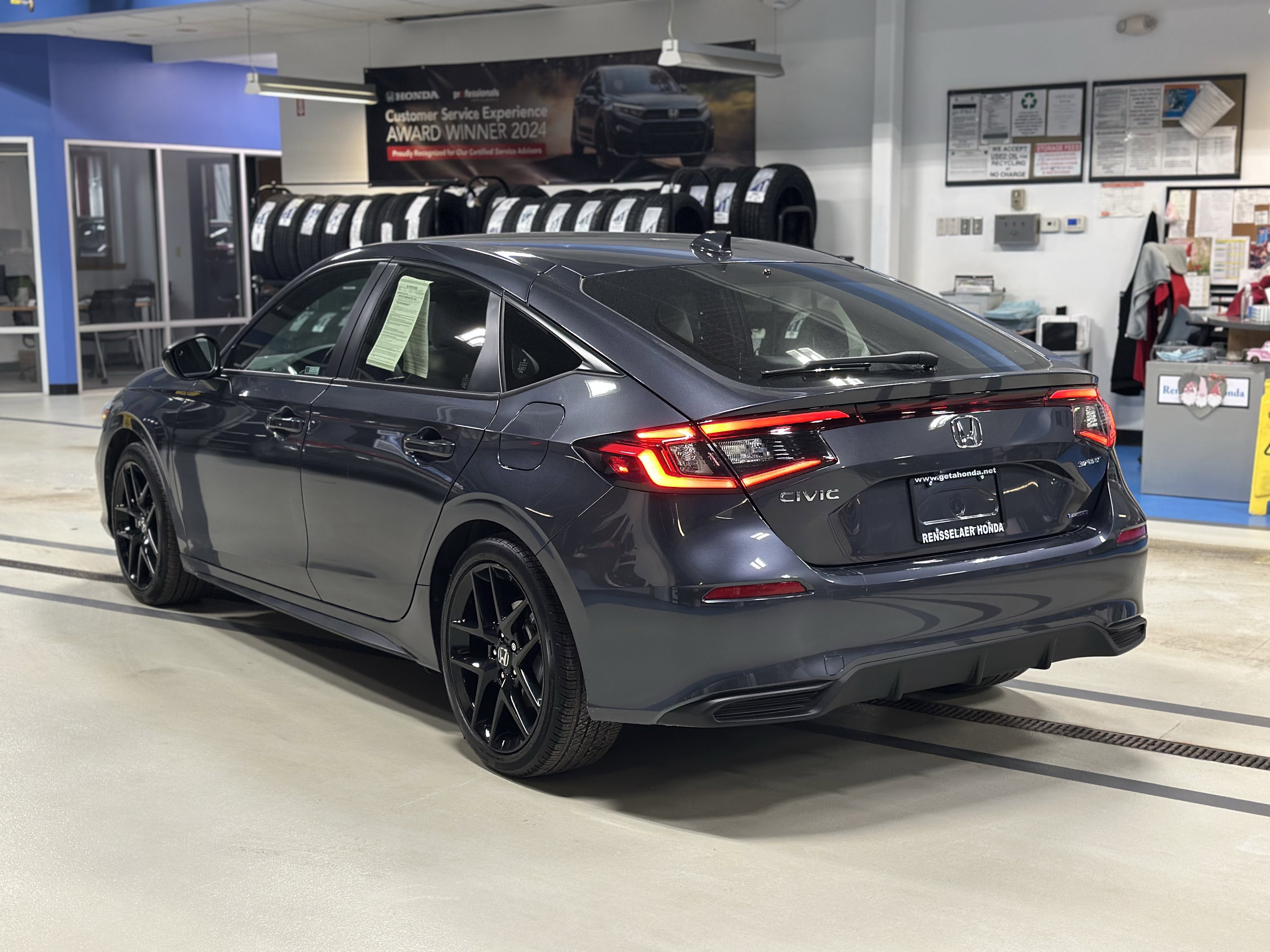 Used 2025 Honda Civic Sport image 6