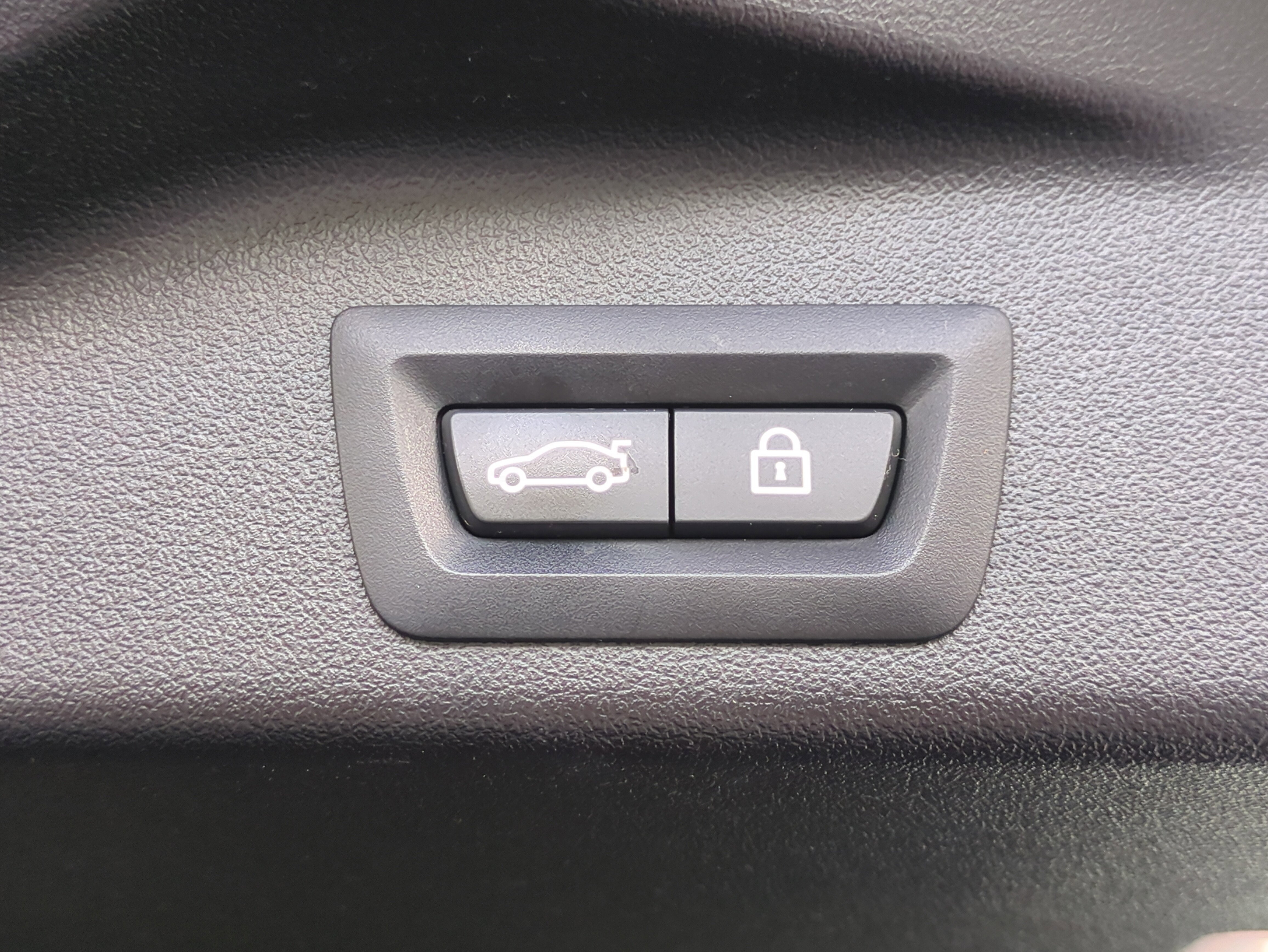 Used 2021 BMW X5 xDrive40i w/ Premium Package image 14