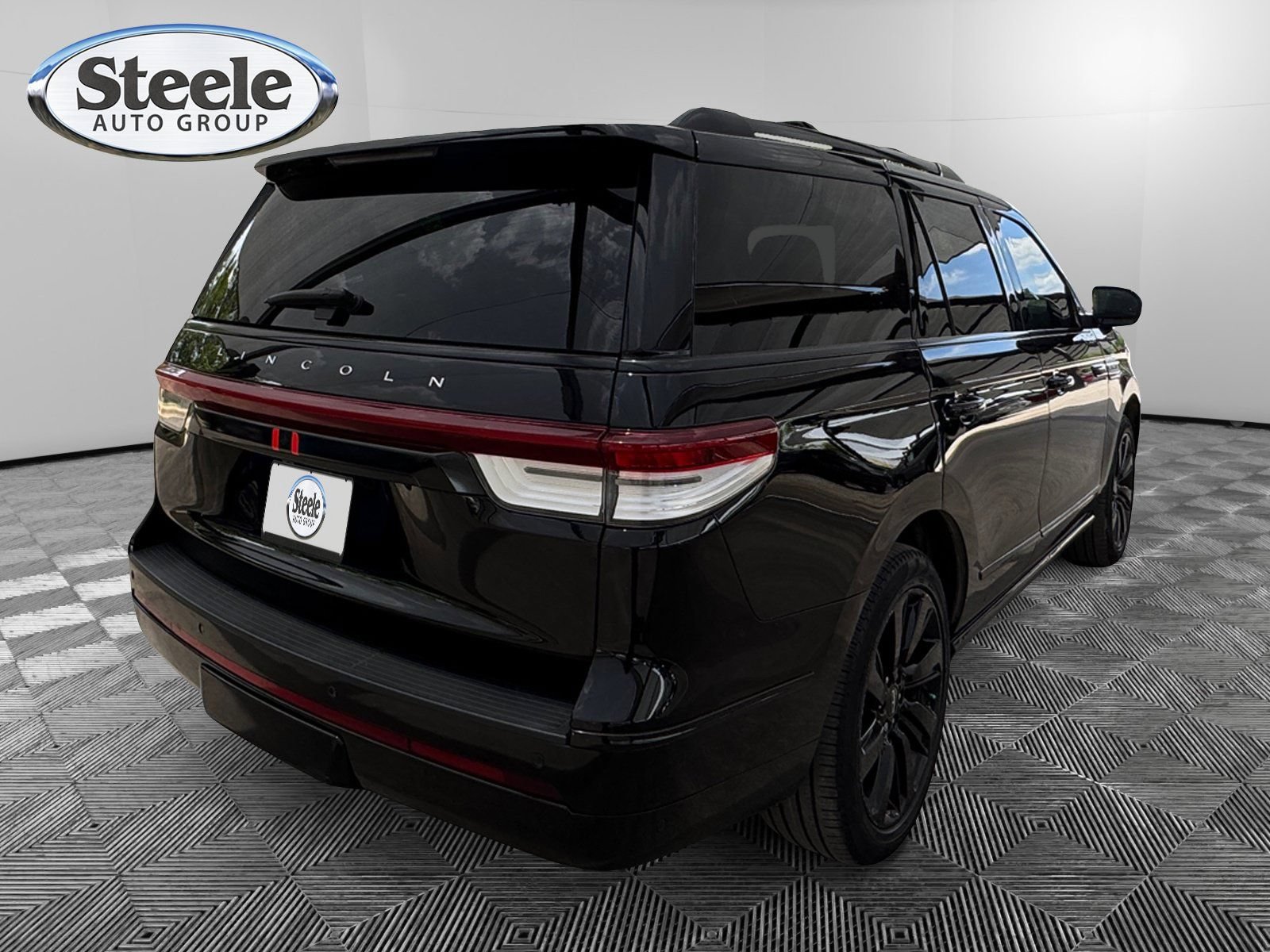 Used 2023 Lincoln Navigator Reserve AWD/4WD image 5