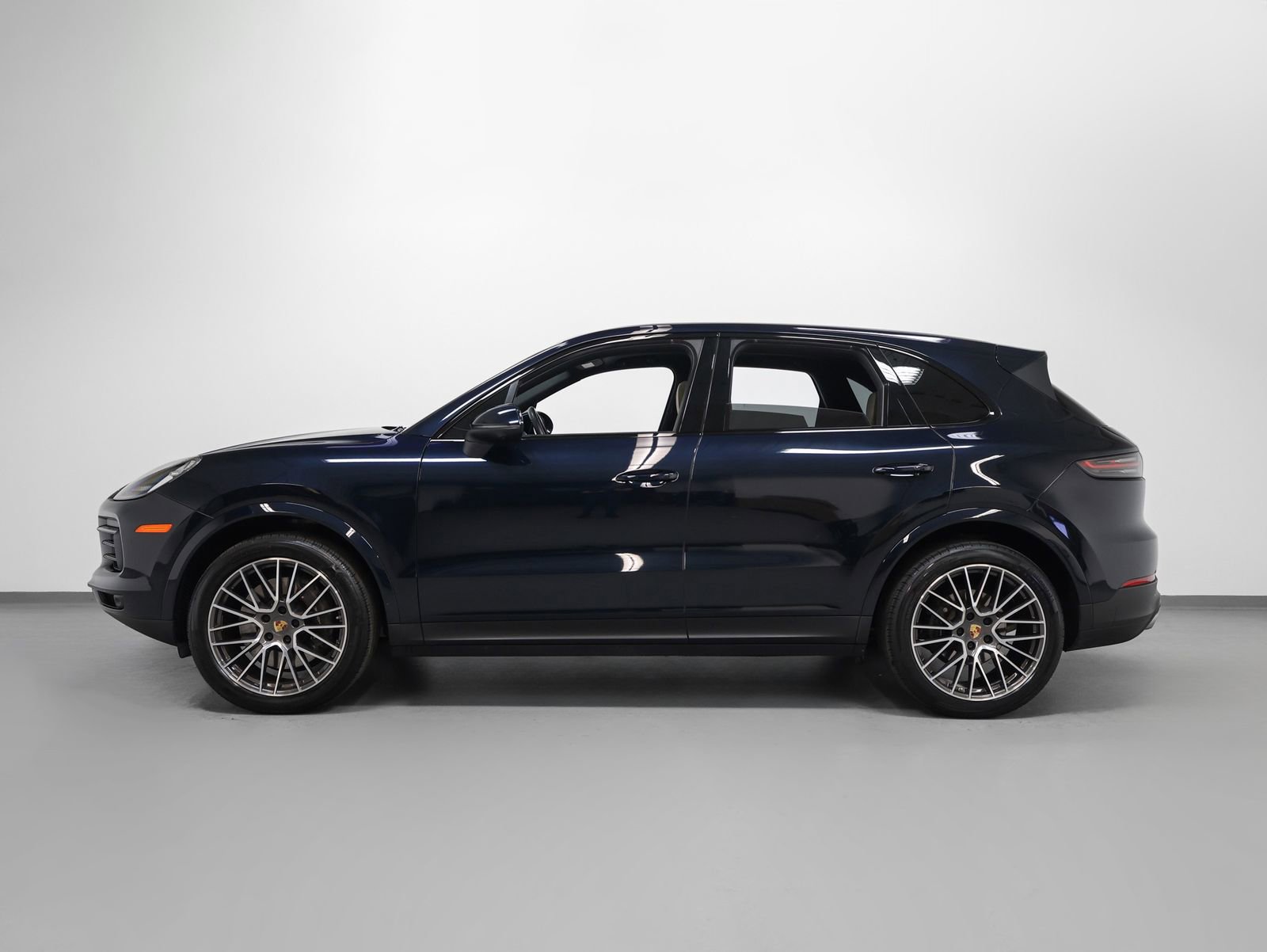 Certified 2023 Porsche Cayenne AWD/4WD image 2