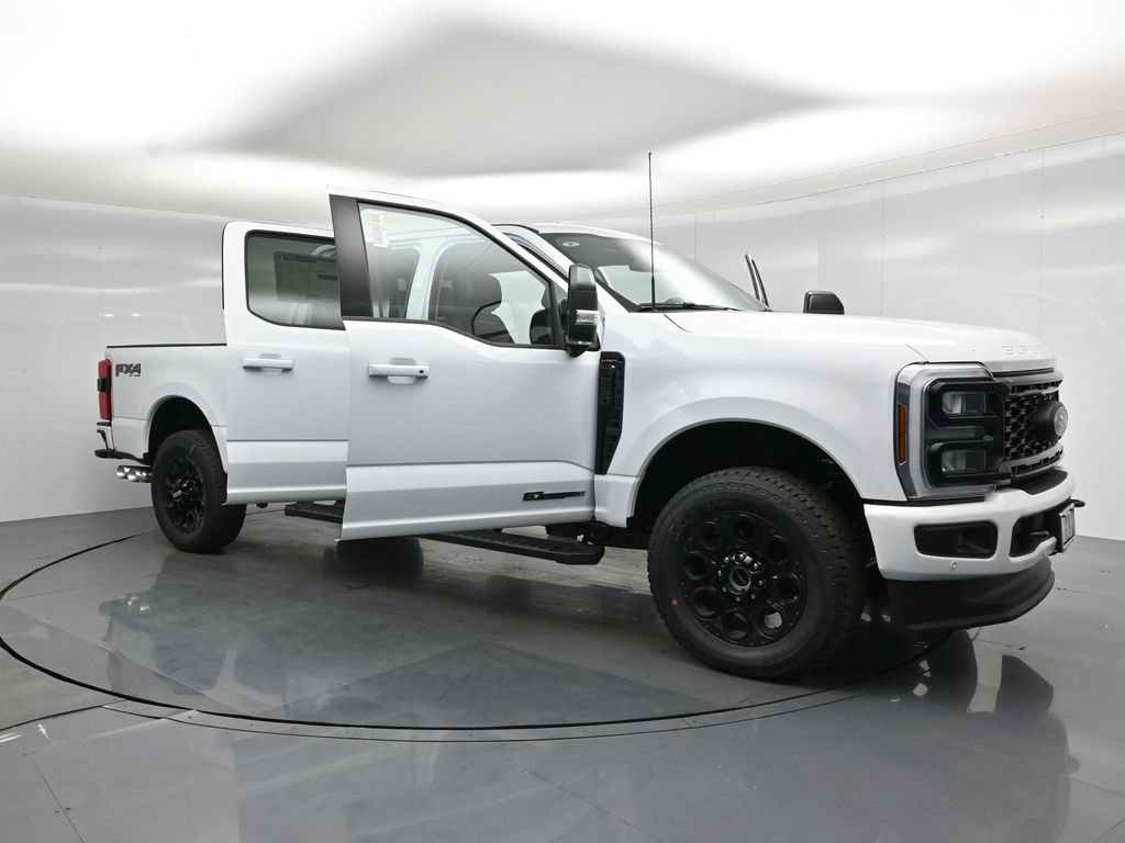 New 2026 Ford F250 Lariat w/ Black Appearance Package AWD/4WD image 32