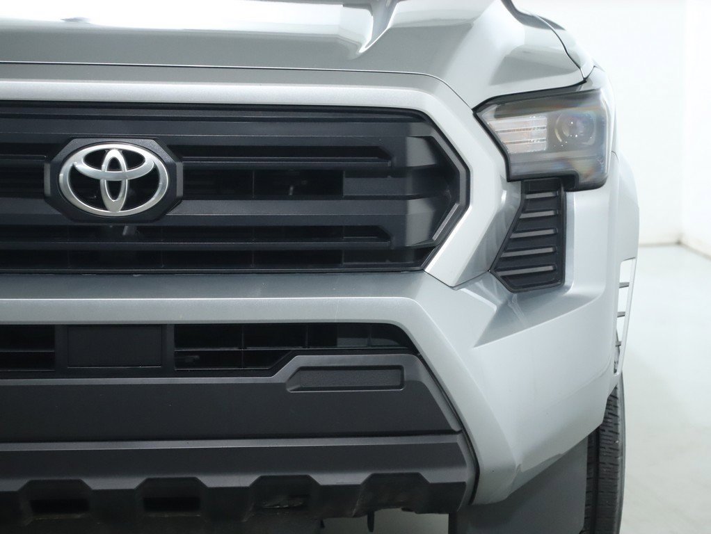 Used 2024 Toyota Tacoma SR image 8