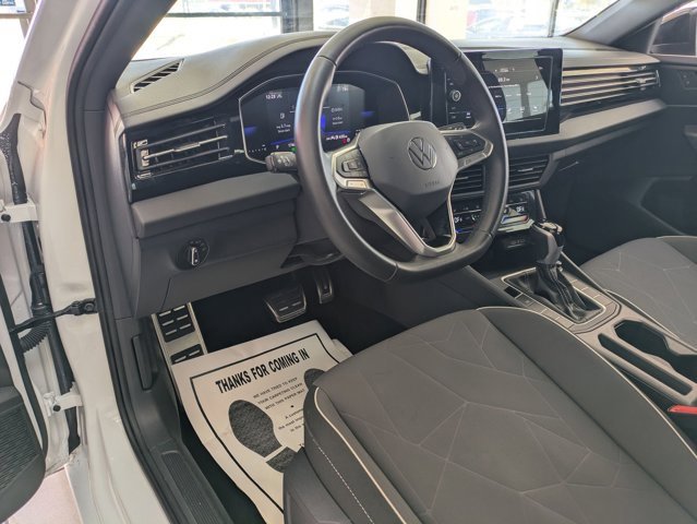 Used 2025 Volkswagen Jetta Sport image 14