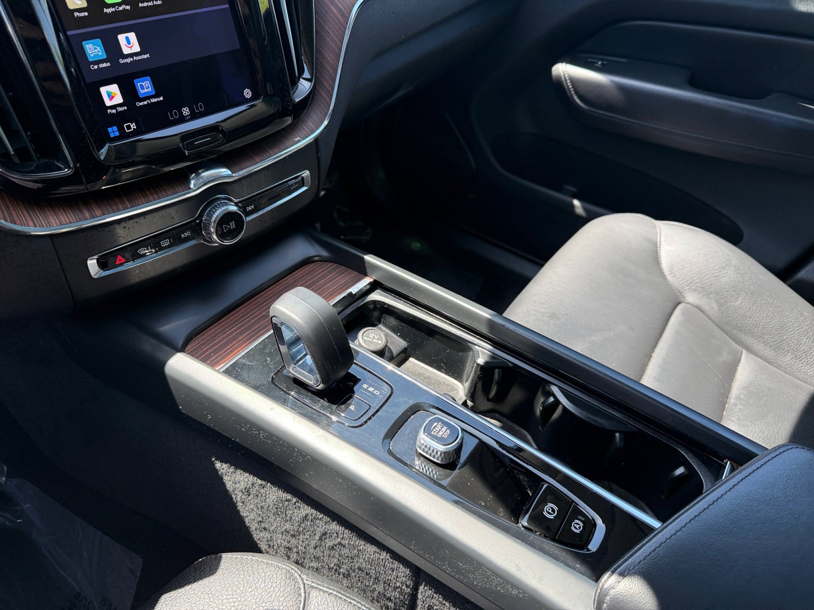 Used 2023 Volvo XC60 B5 Plus w/ Protection Package image 13