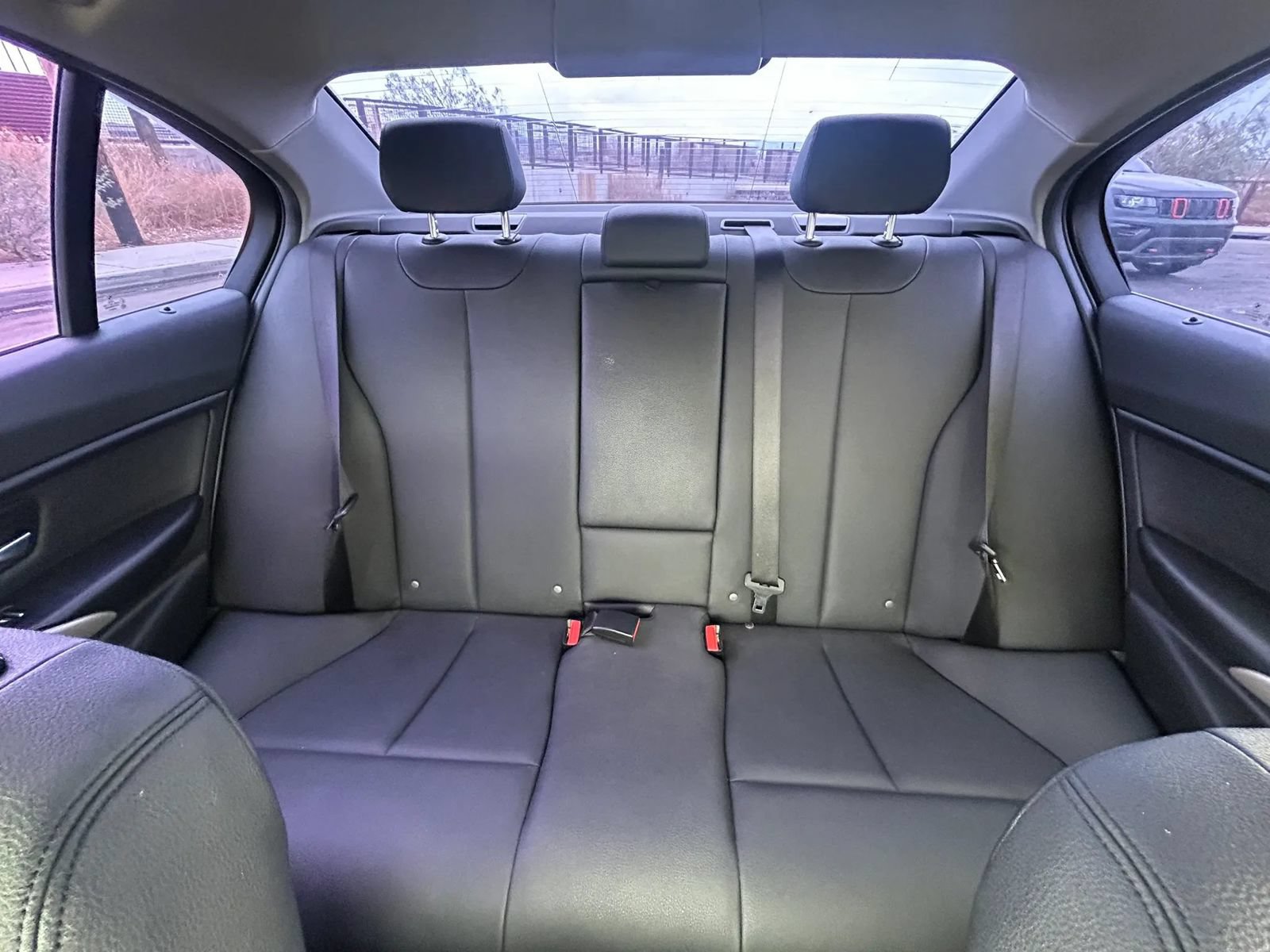 Used 2018 BMW 320i Sedan RWD image 14