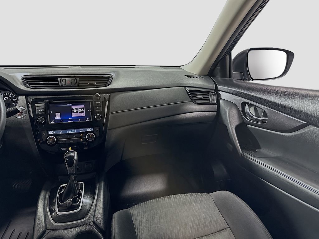 Used 2018 Nissan Rogue SV image 24