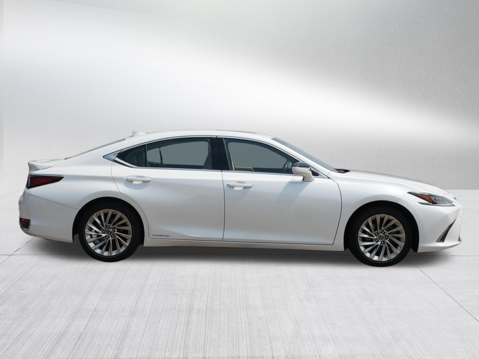 Used 2019 Lexus ES 300h FWD image 8