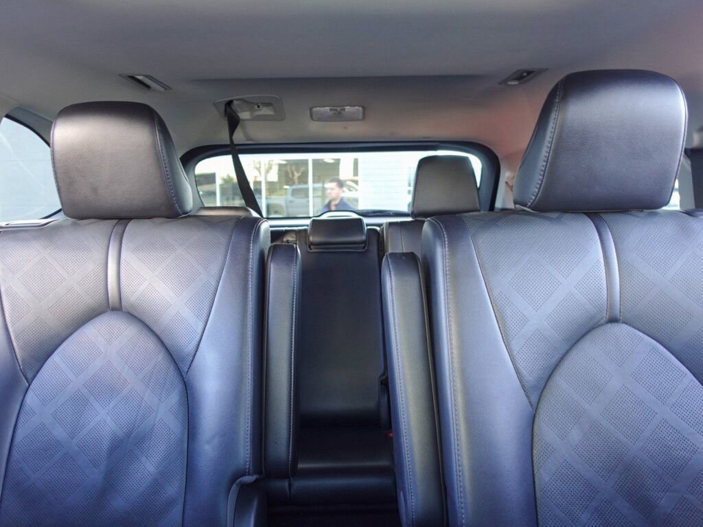 Used 2022 Toyota Highlander Platinum image 17