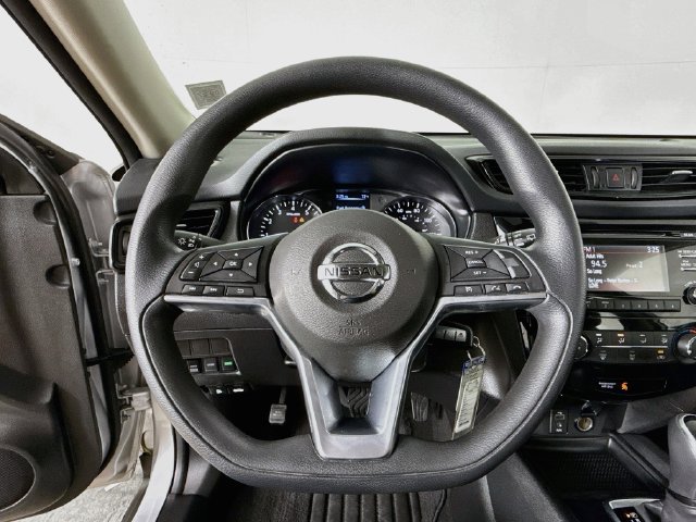 Used 2017 Nissan Rogue S AWD/4WD image 4