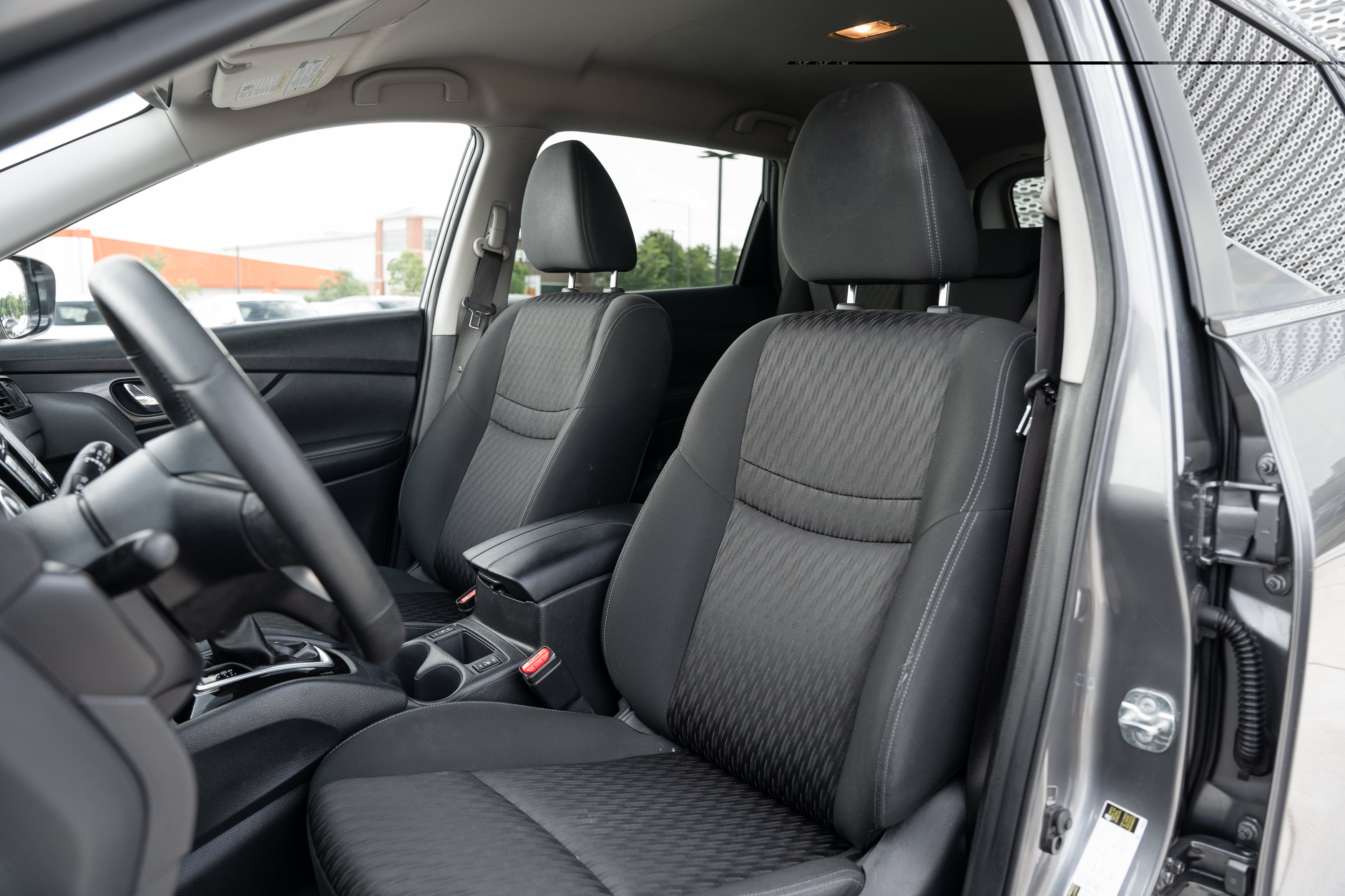 Used 2019 Nissan Rogue SV AWD/4WD image 17