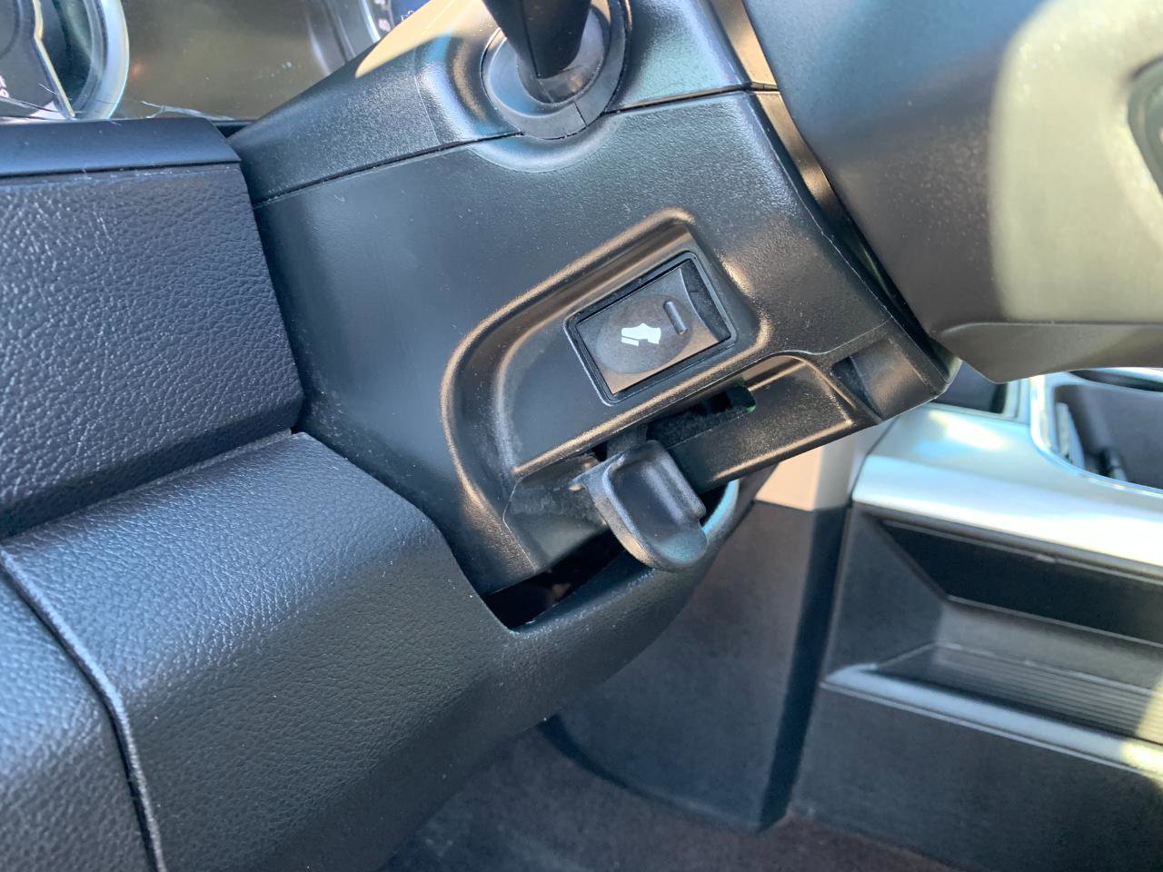 Used 2017 RAM 1500 Laramie w/ Convenience Group image 11