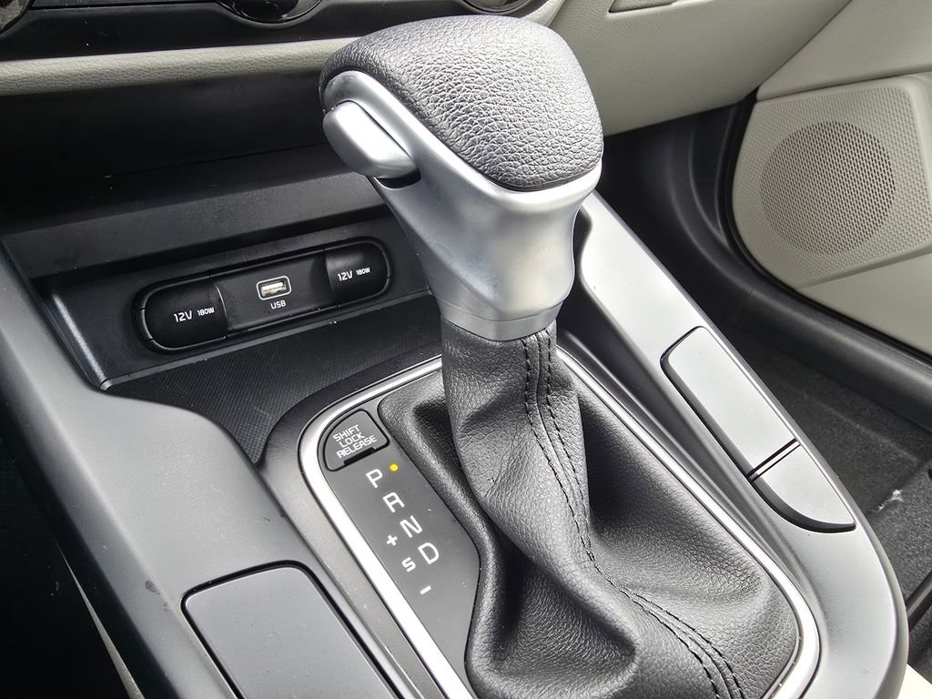 Used 2025 Kia Soul LX image 26