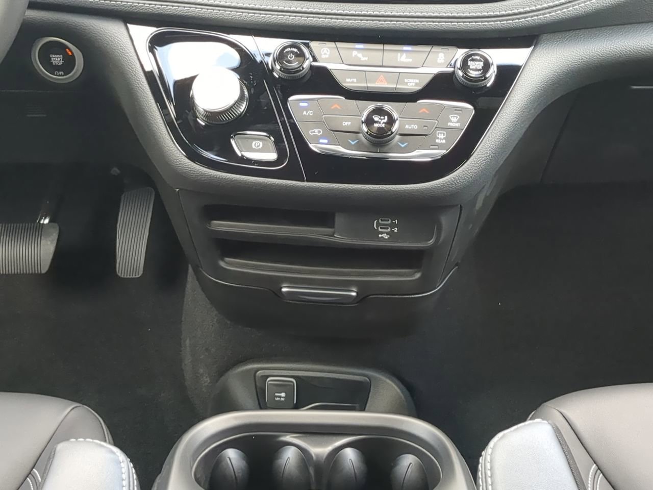 New 2026 Chrysler Pacifica Select image 17