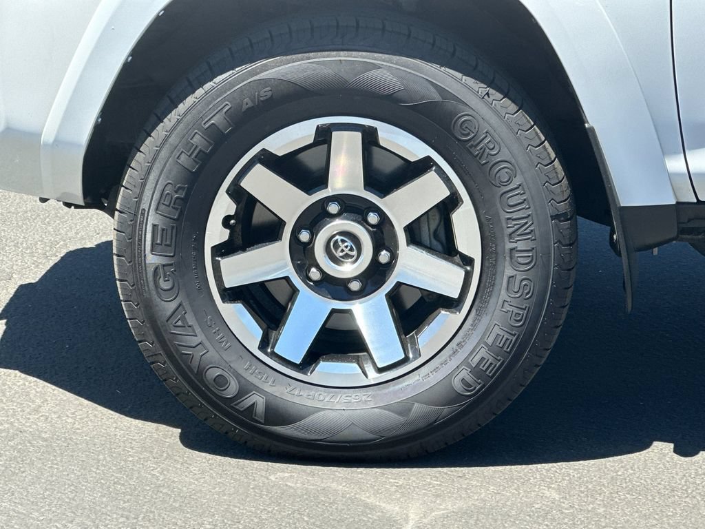 Used 2022 Toyota 4Runner TRD Off-Road Premium AWD/4WD image 25