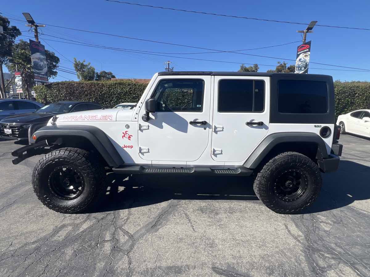 Used 2013 Jeep Wrangler Unlimited Sport image 3