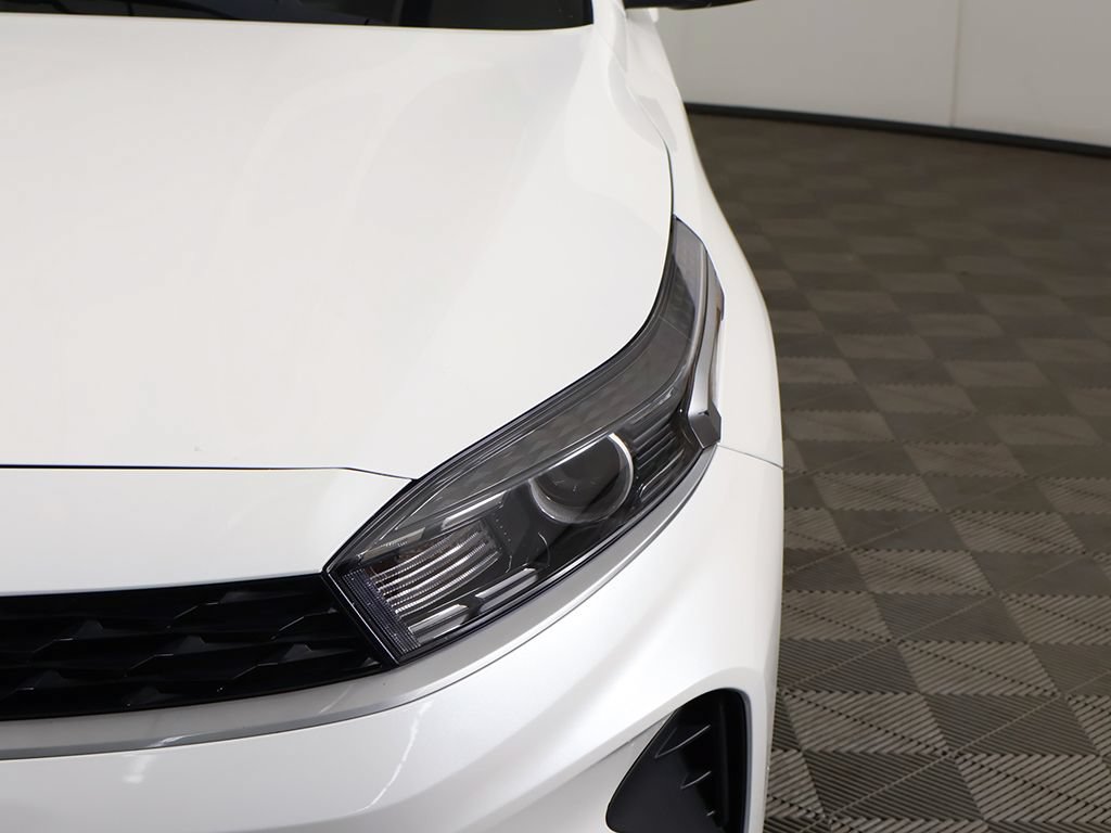 Used 2022 Kia Forte LXS w/ LXS Technology Package FWD image 16