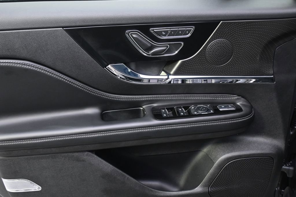 New 2026 Lincoln Corsair Reserve w/ Jet Appearance Package image 22